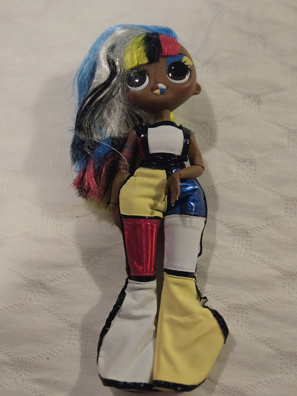 MGA 2019 LOL OMG Angles Color Block Colorful Rainbow Fashion Doll Collectable